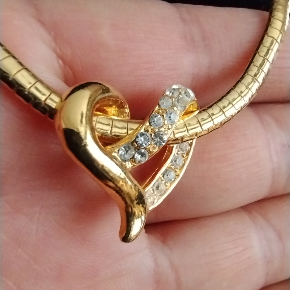 Nina Ricci Gold Plated Necklace with Heart Rhinestone Pendant - Picture 4 of 10